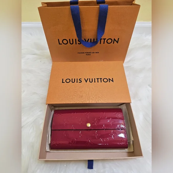 ❤️🎉HOST PICK 🎉❤️Authentic LV Sarah Long Wallet Portefeuille Monogram Vernis - Picture 1 of 16